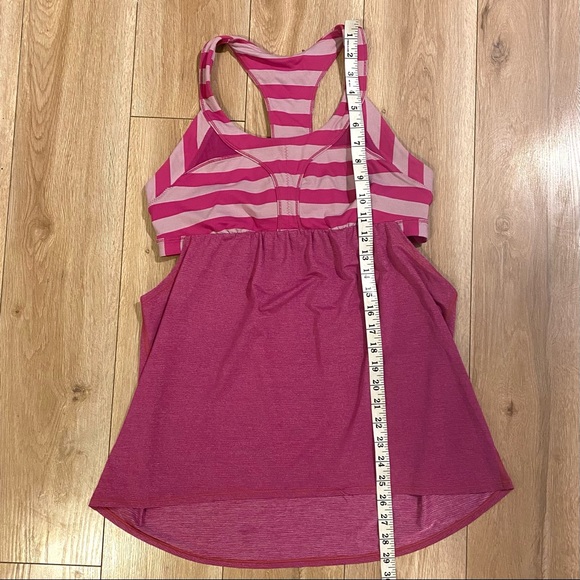 Lululemon 2 in Run Tank Top with Built in Bra Size Medium - Picture 9 of 10